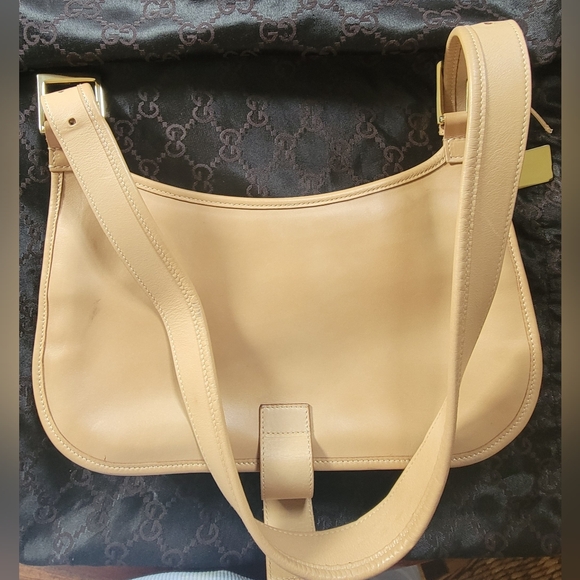 Gucci Leather Shoulder Bag with Gold Hardware - Picture 2 of 16
